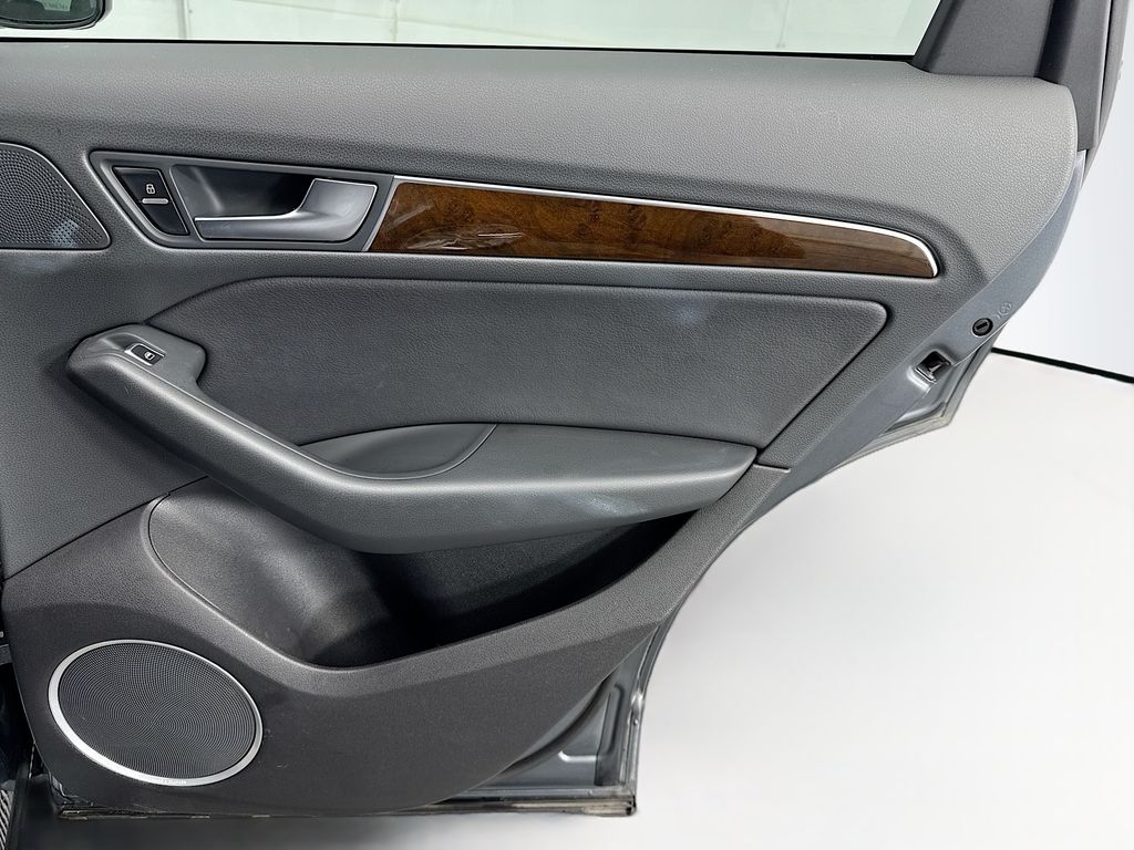 Thumbnail: 2016 Audi Q5 - 26