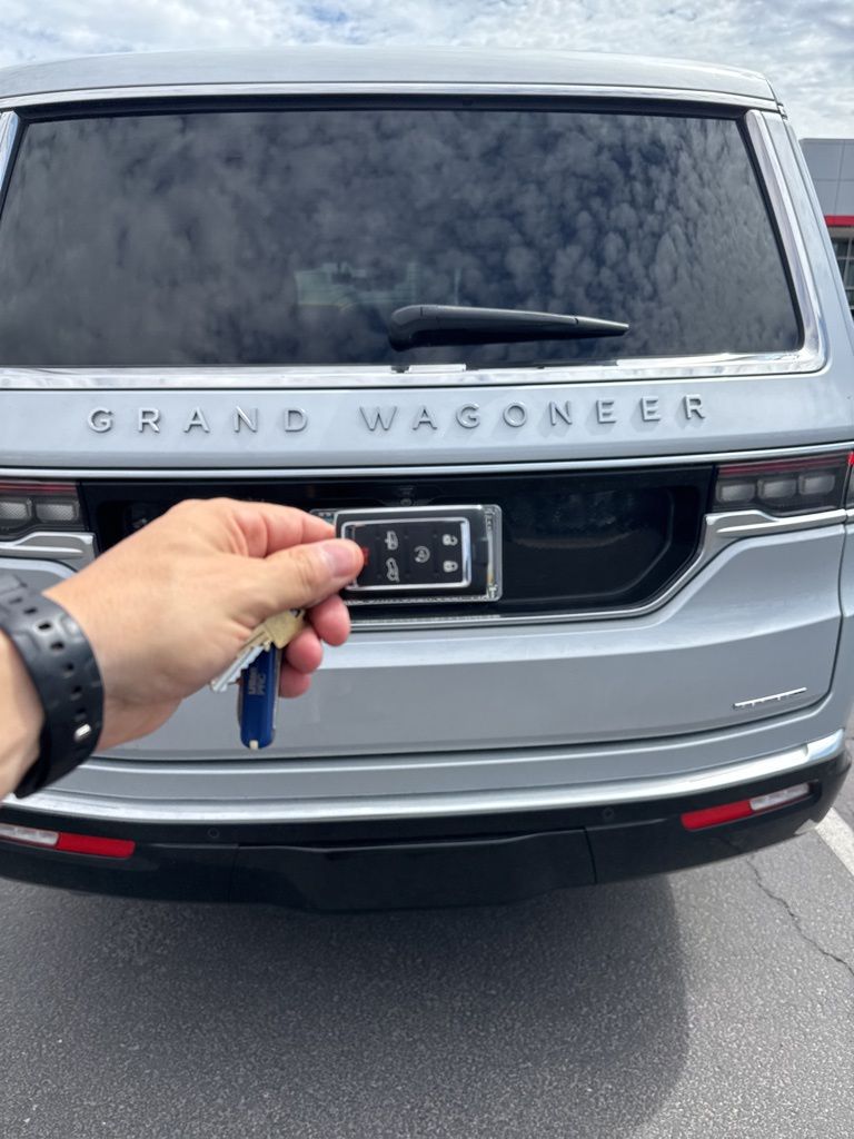 Thumbnail: 2022 Jeep Grand Wagoneer - 7