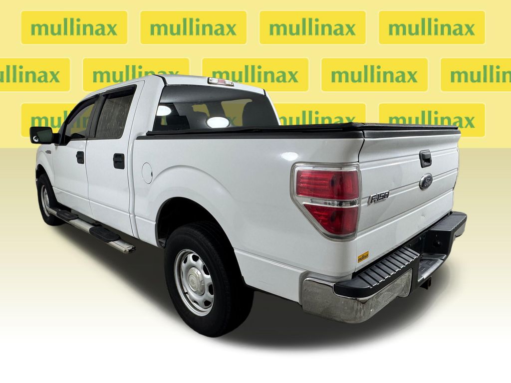 Used 2010 White Ford XL image 6