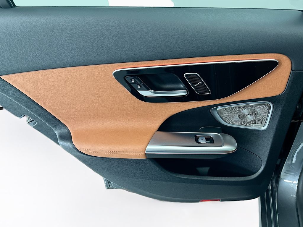 Thumbnail: 2025 Mercedes-Benz C-Class - 25