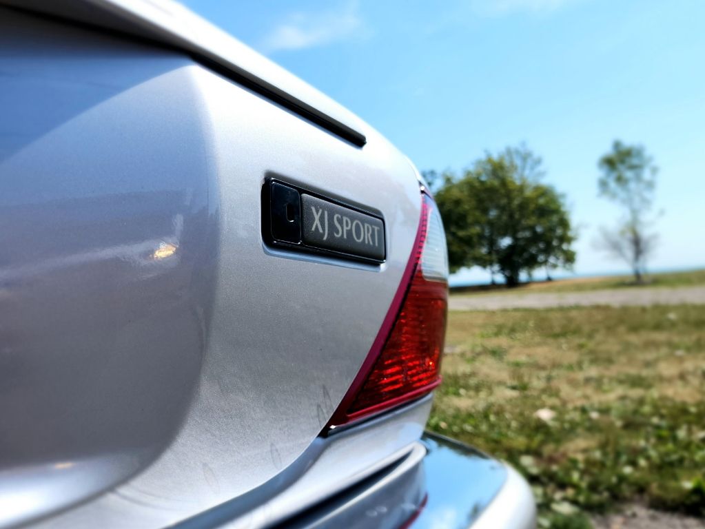 2002 Jaguar XJ8 Sport 12