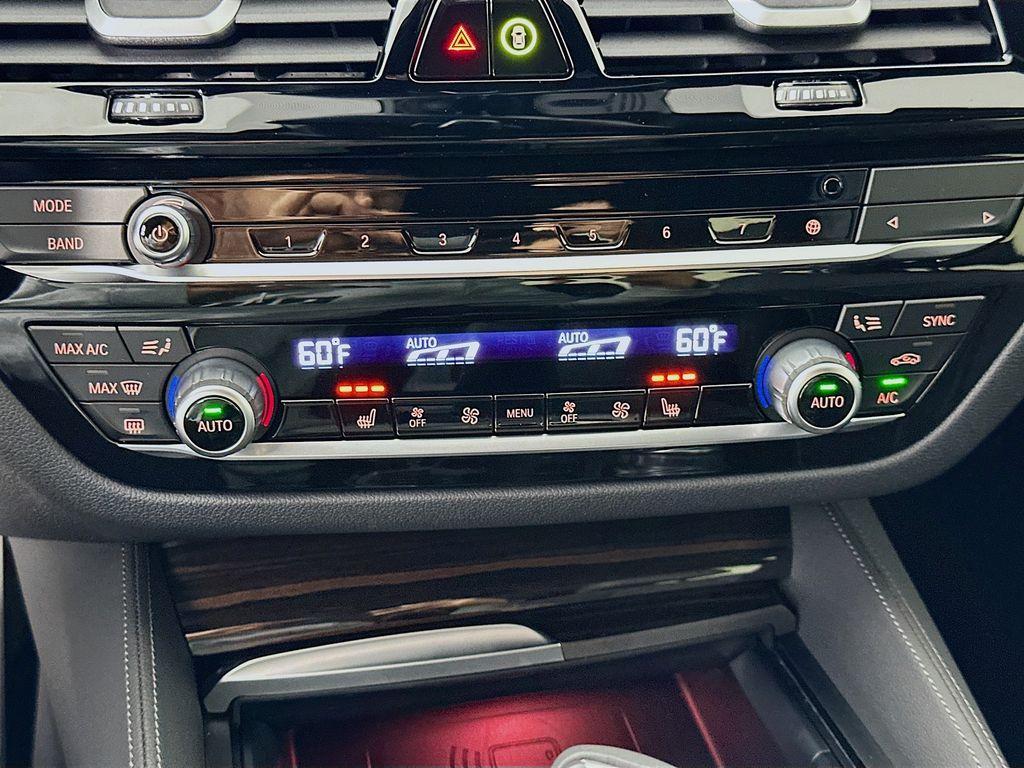 Thumbnail: 2023 BMW 5 Series - 16