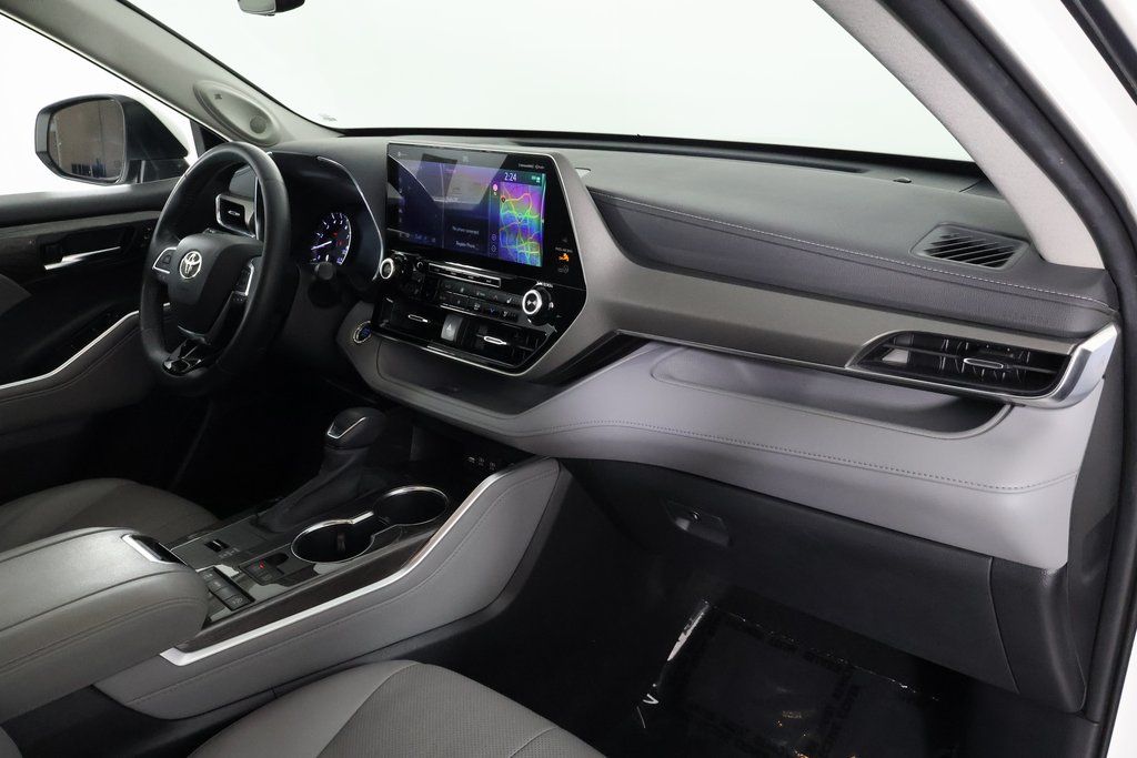 Thumbnail: 2020 Toyota Highlander - 9