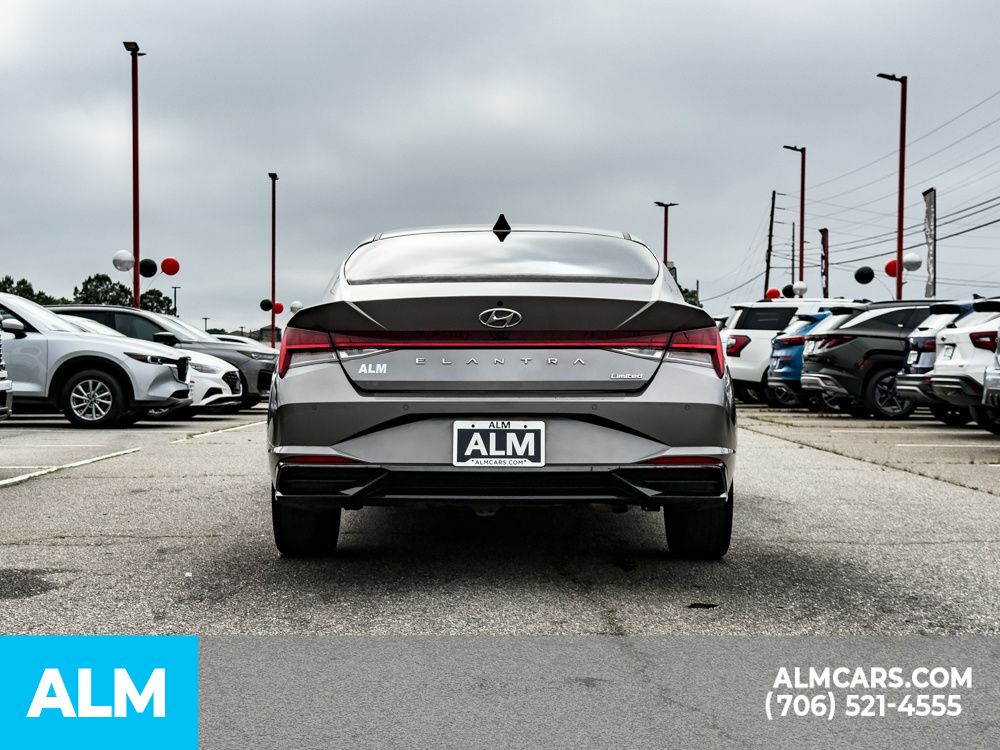 Used 2022 Silver Hyundai Limited image 5