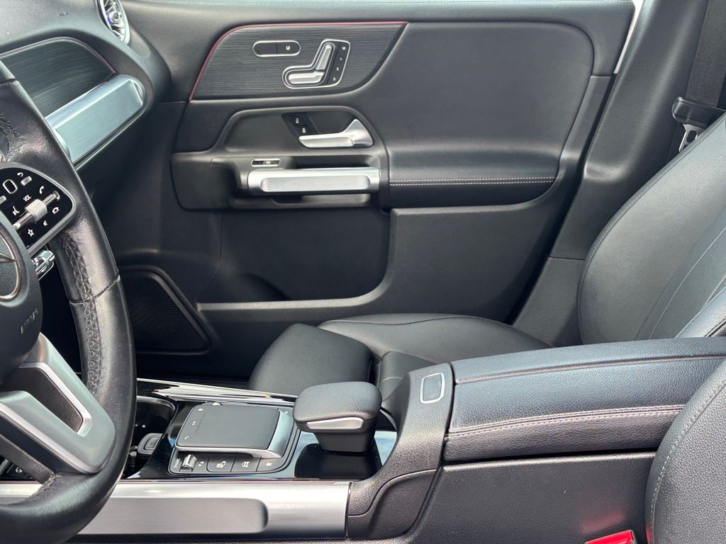 Used Car 2021 Mercedes-benz Glb  Glb 250 For Sale Under $30,000 In Austin, Texas