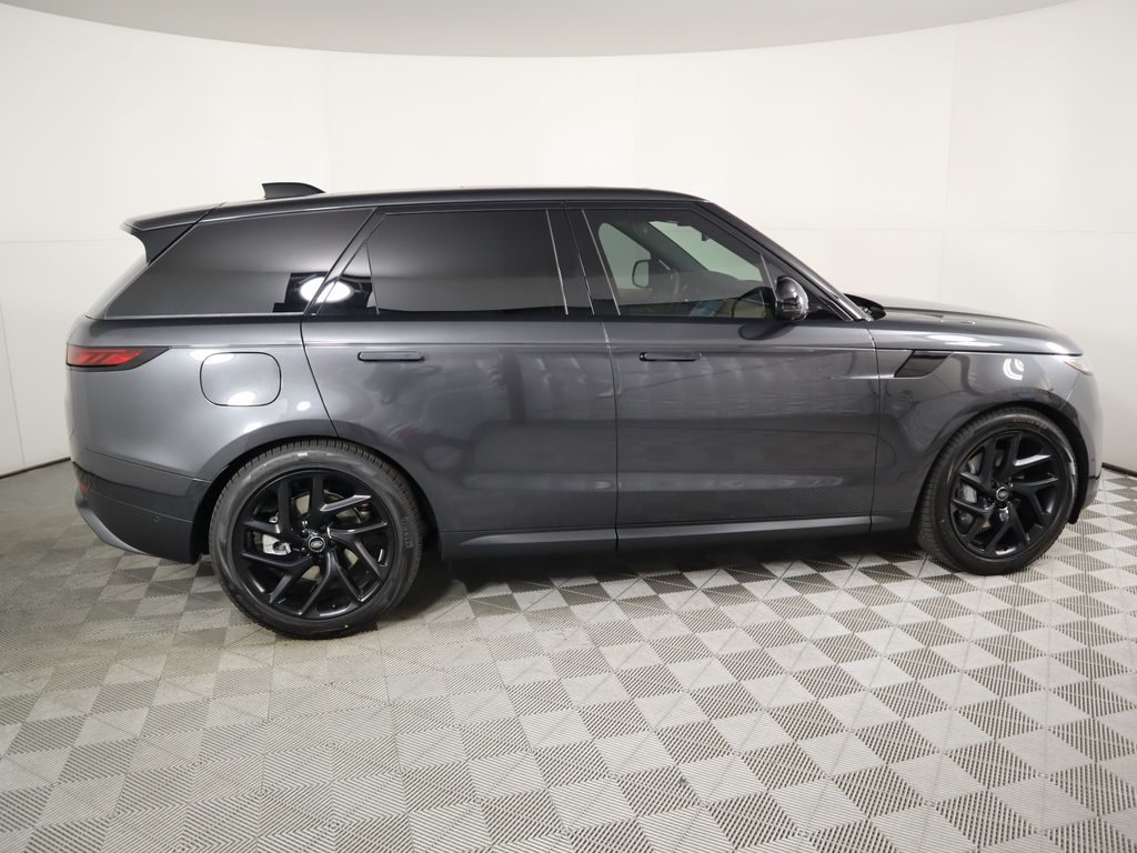 2025 Land Rover Range Rover Sport SE 4