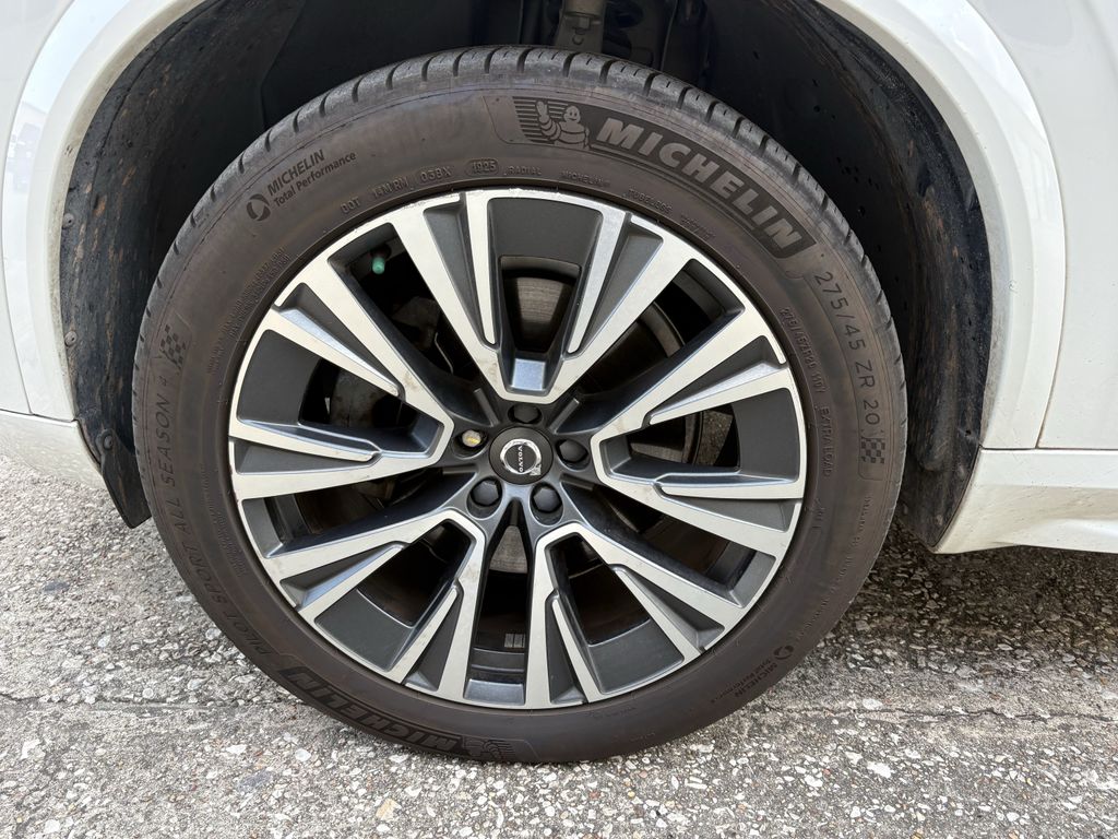 2020 Volvo XC90 T5 Momentum White at Ultimate Motorsports