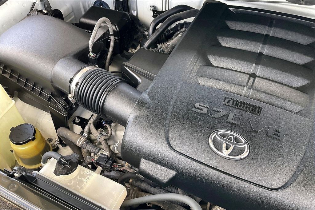 Used 2015 Toyota Tundra Limited 4D CrewMax