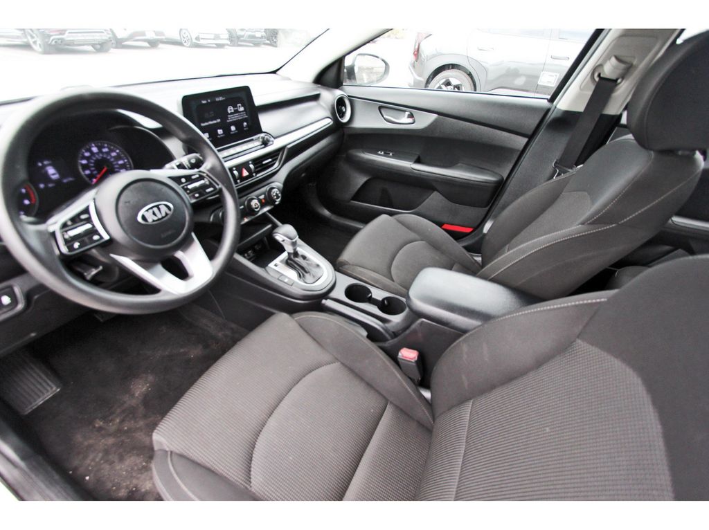 2021 Kia Forte LXS White at Community Toyota