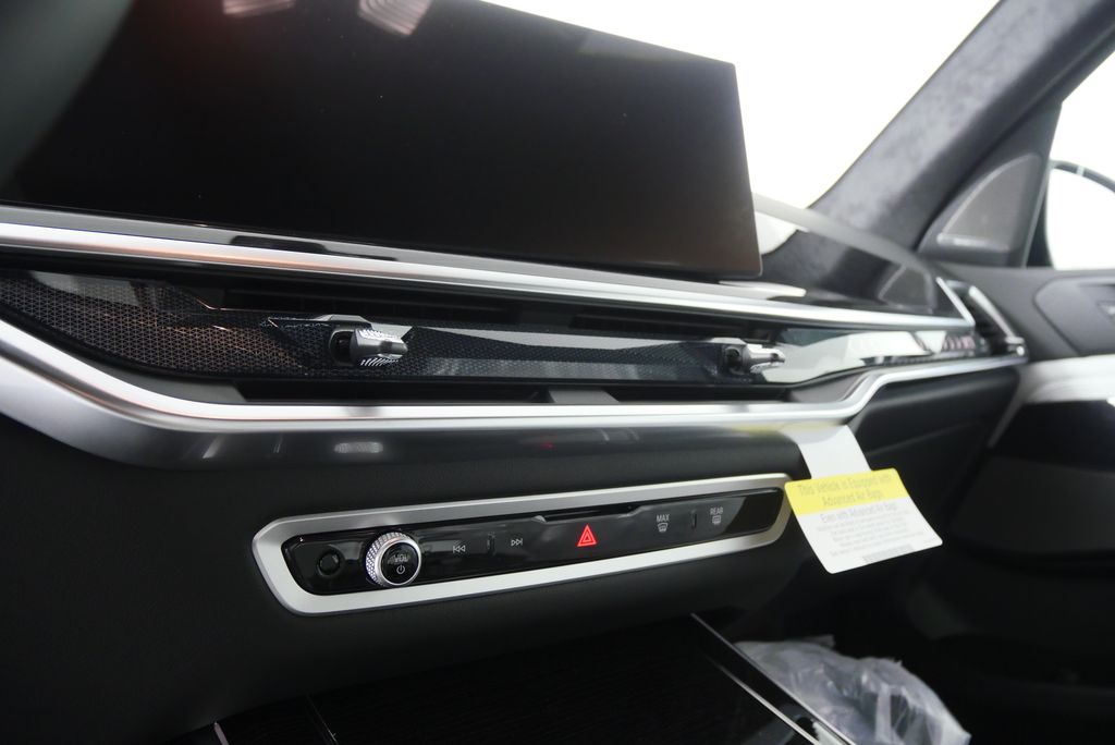 Thumbnail: 2026 BMW X7 - 23