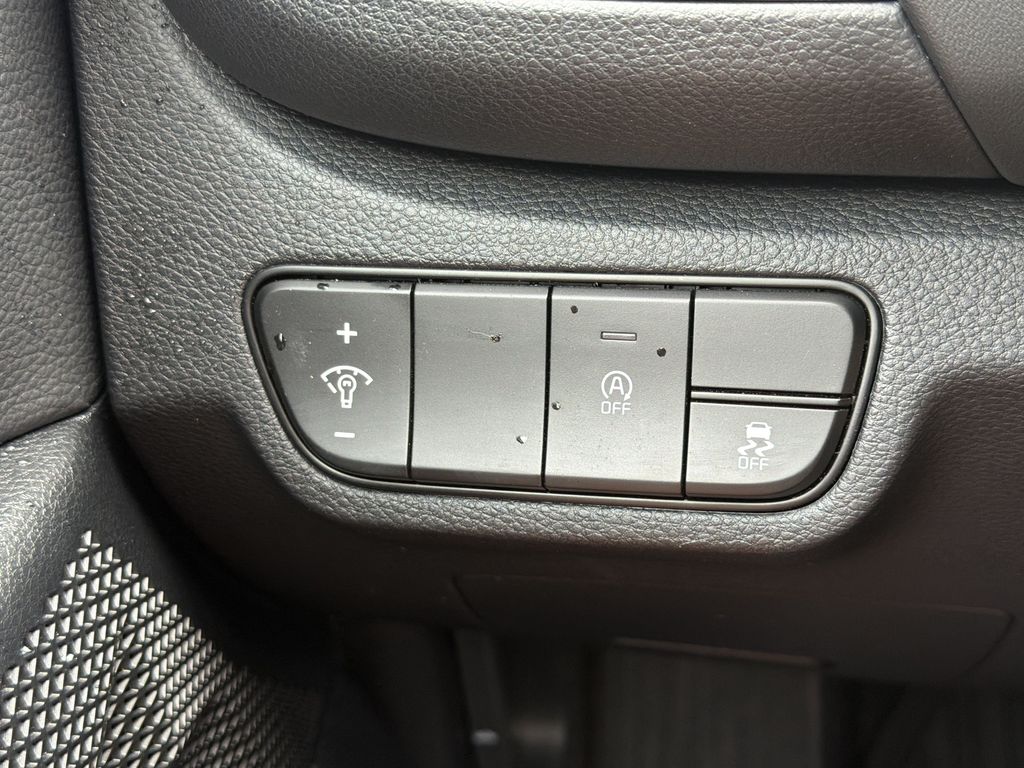 Used 2025 Kia Seltos SUV