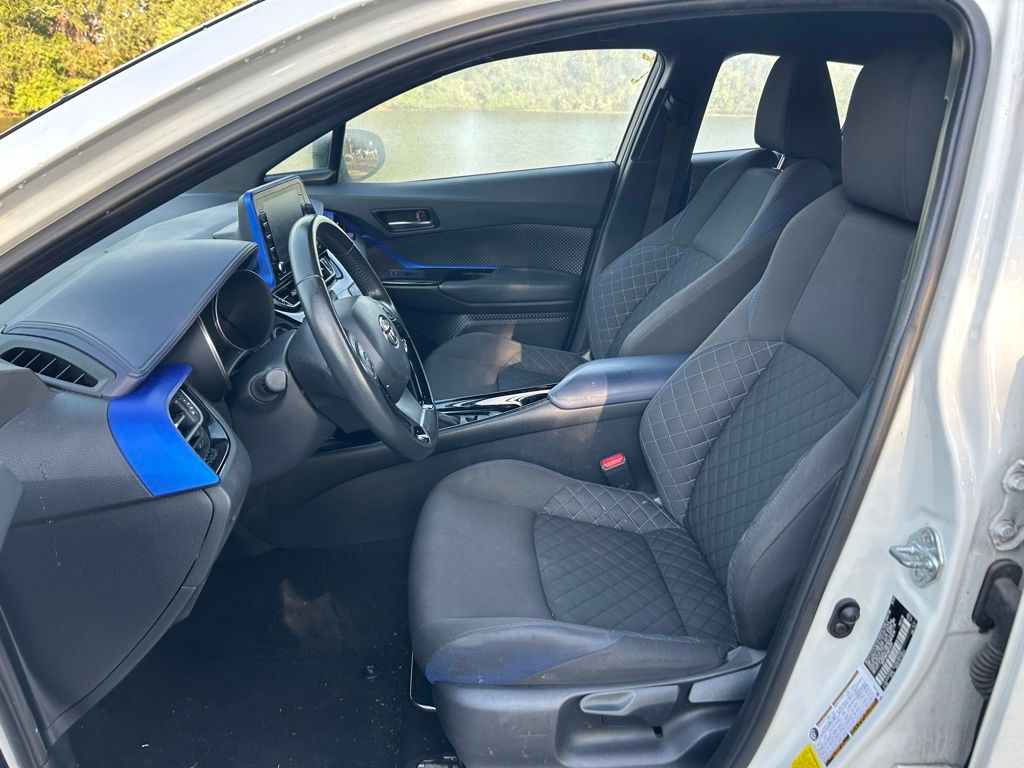 Thumbnail: 2021 Toyota C-HR - 14