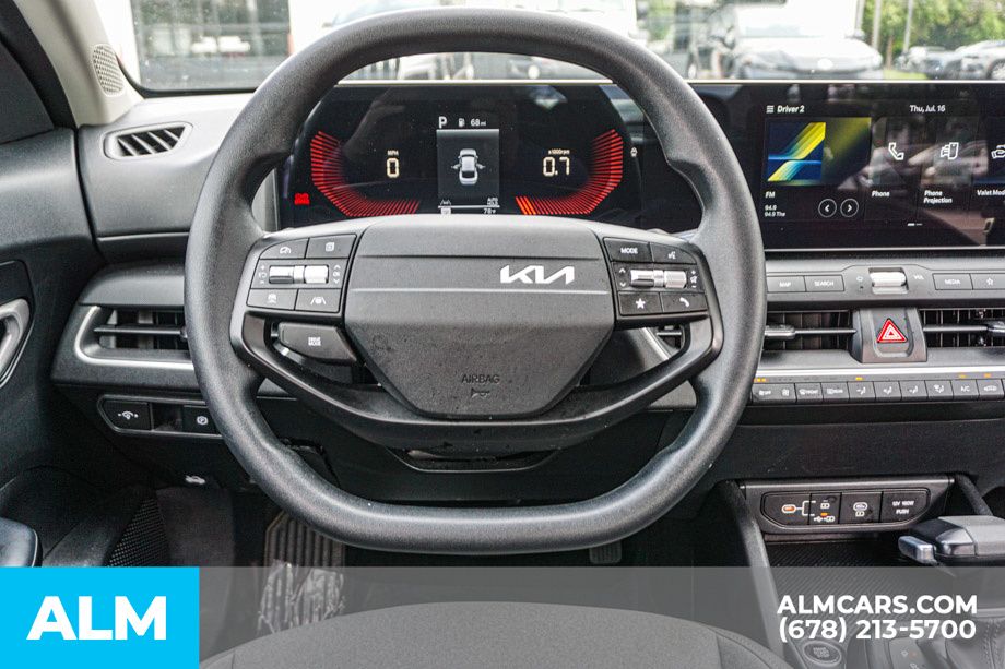 Used 2025 White Kia LXS image 27
