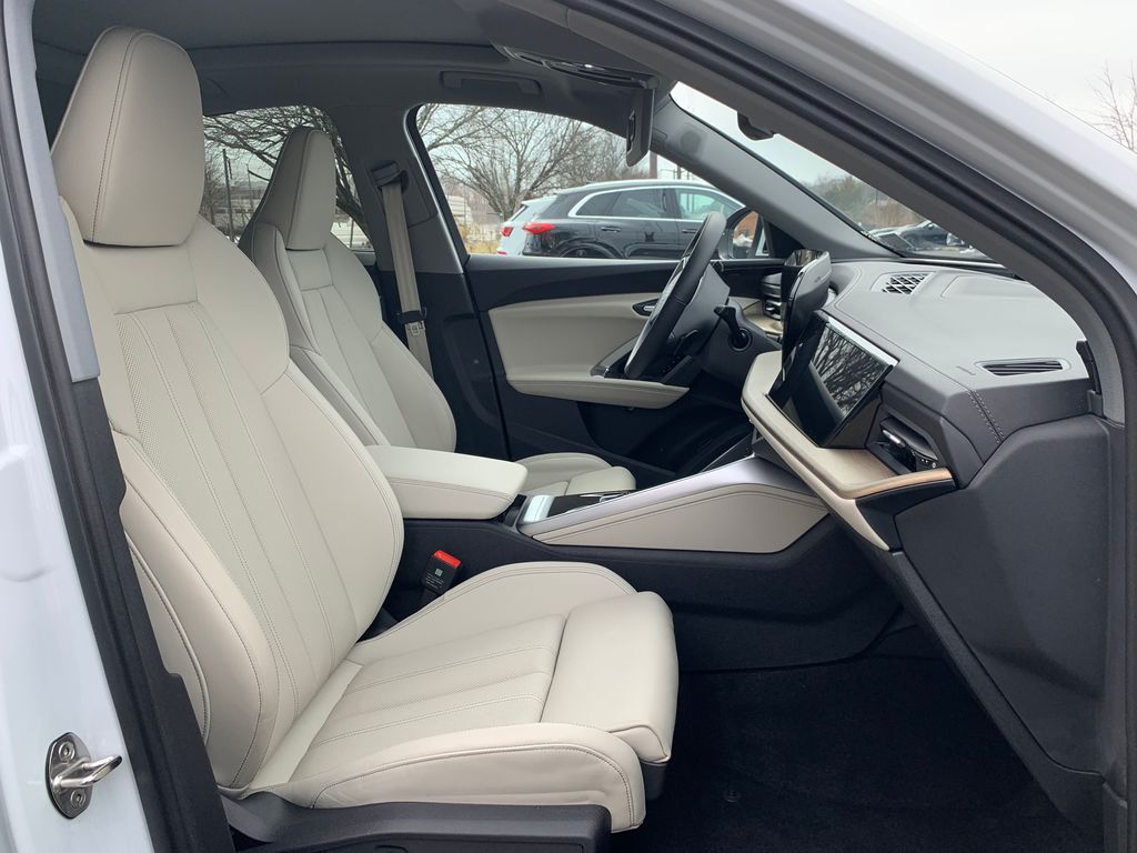 Thumbnail: 2025 Audi Q5 - 21