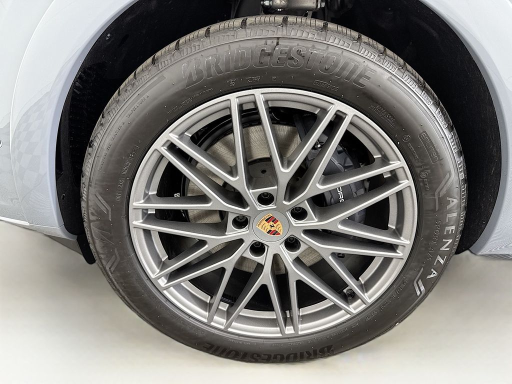 Thumbnail: 2026 Porsche Cayenne - 31