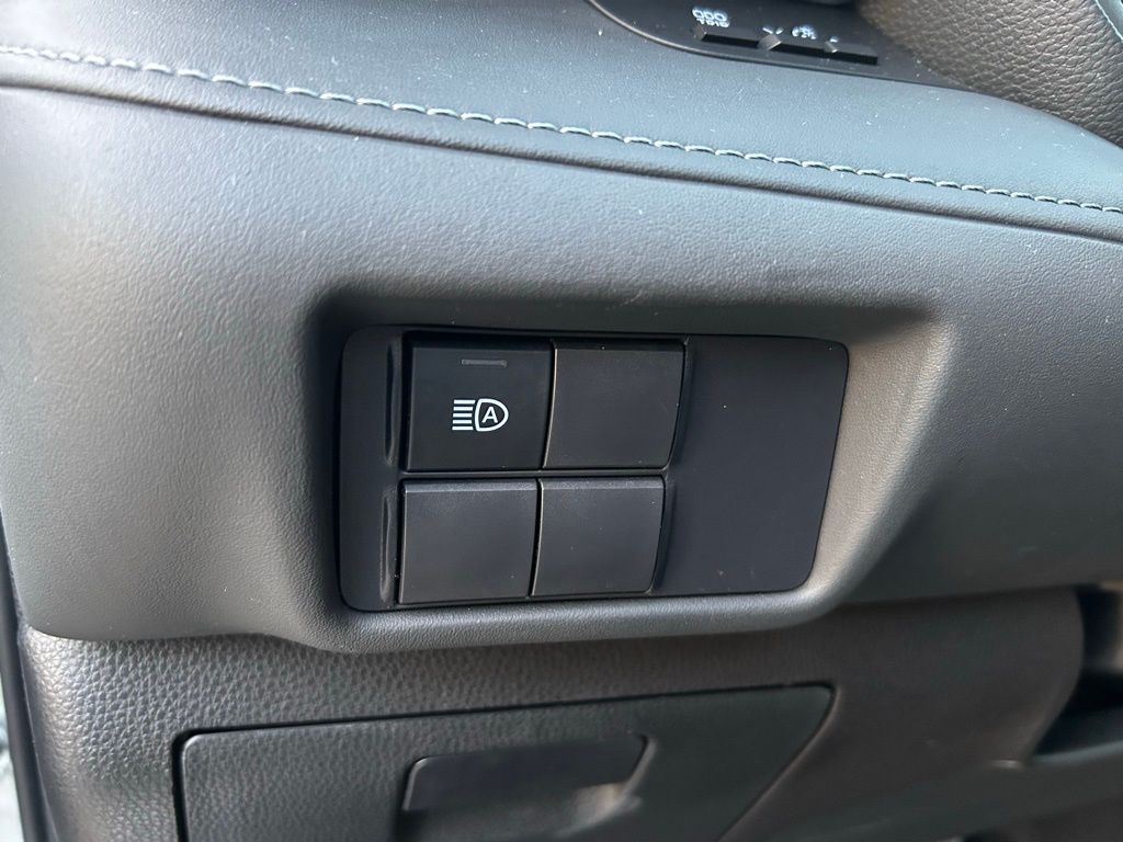 Thumbnail: 2021 Toyota Highlander - 19