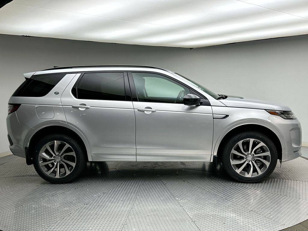 Thumbnail: 2025 Land Rover Discovery Sport - 4