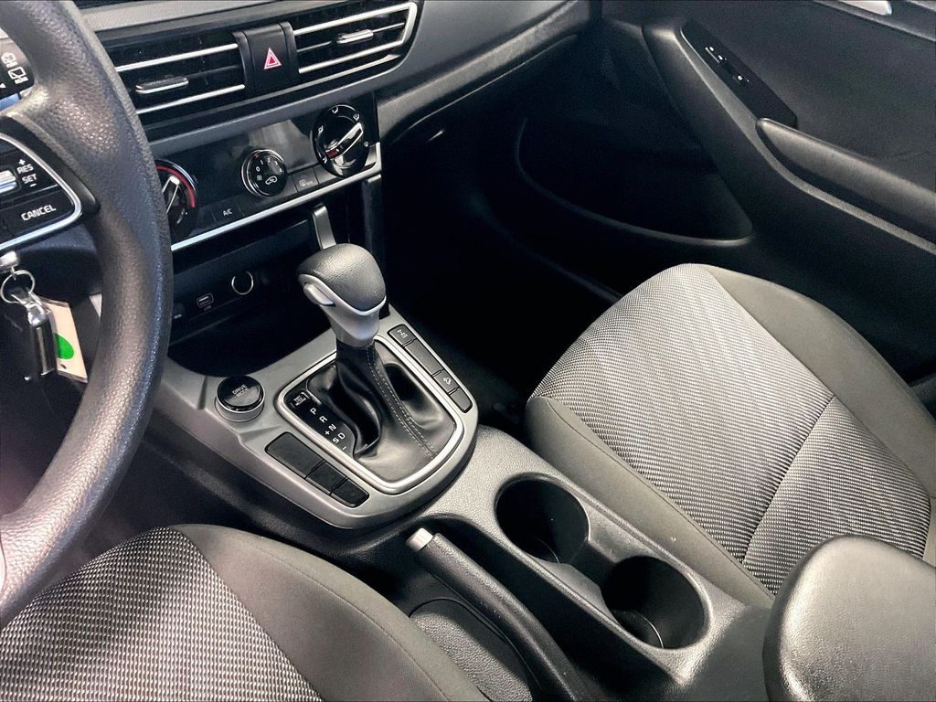 2023 Kia Seltos — photo 20