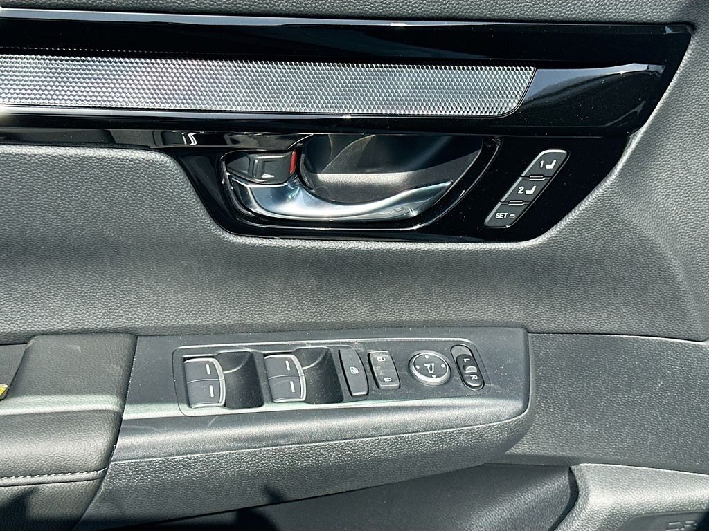 2025 Honda CR-V EX-L 19