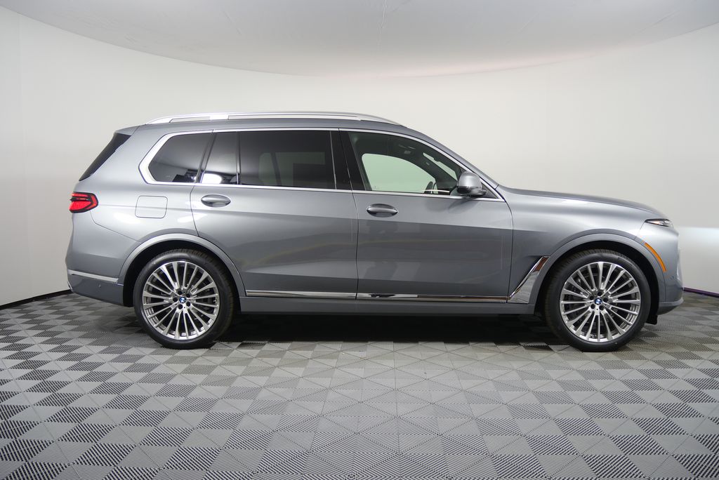 Thumbnail: 2026 BMW X7 - 2