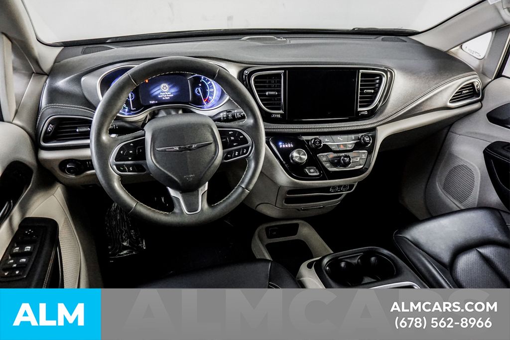Used 2023 Black Chrysler Touring L image 25