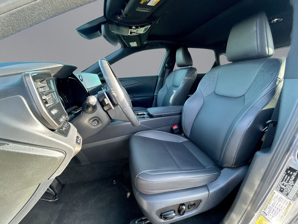 Thumbnail: 2023 Lexus RX - 28
