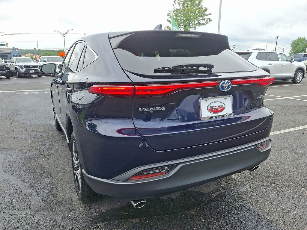 2021 Toyota Venza LE 4
