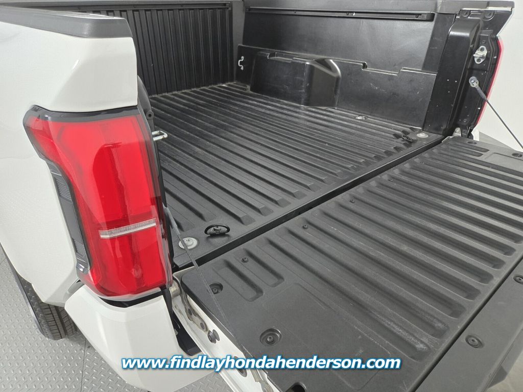 2024 Toyota Tacoma SR5 photo