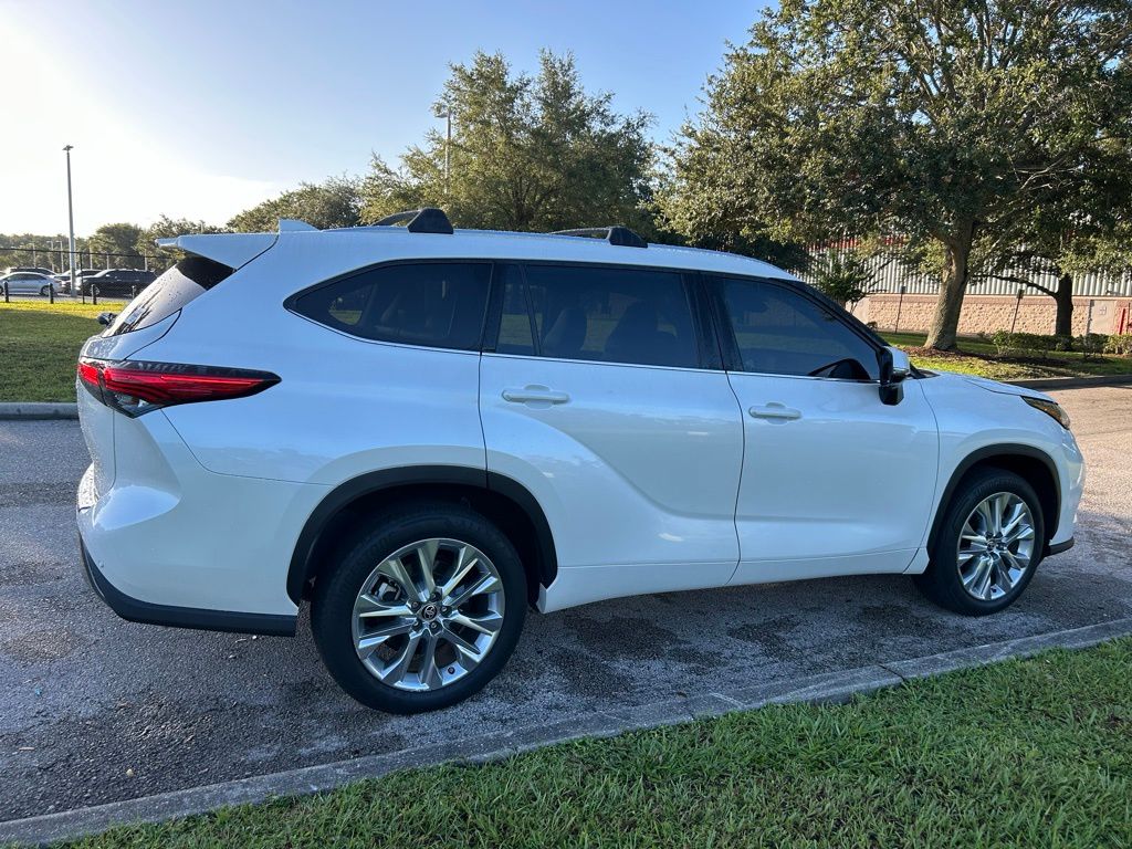 Thumbnail: 2020 Toyota Highlander - 5