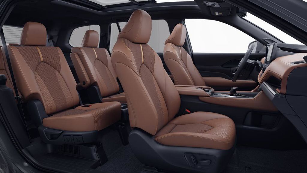 Thumbnail: 2025 Toyota Grand Highlander - 6