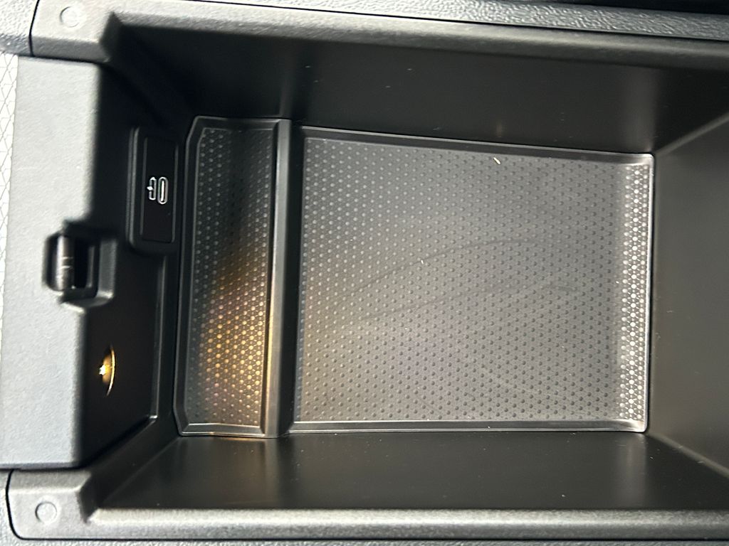 Thumbnail: 2023 BMW i4 - 29