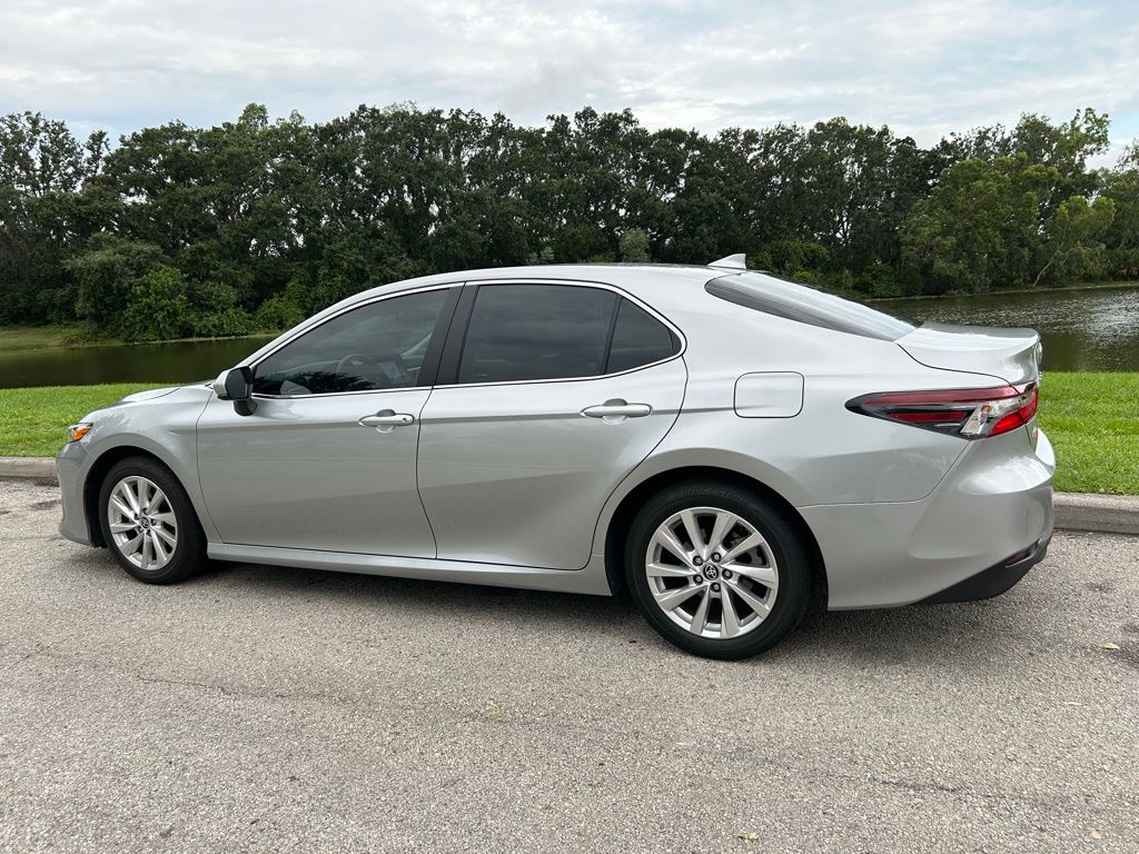 2023 Toyota Camry LE 3