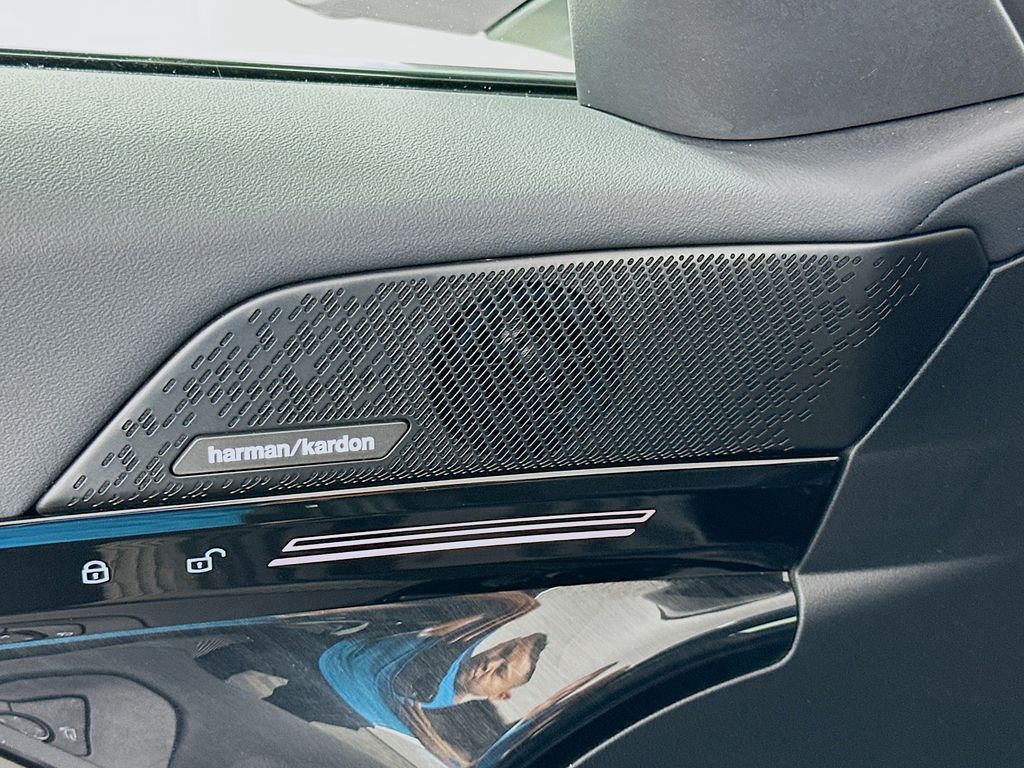 Thumbnail: 2025 BMW 5 Series - 19