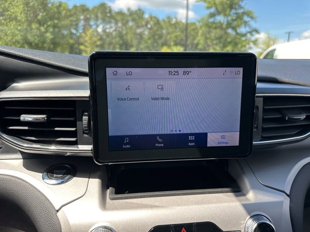 2024 Silver Metallic Ford Explorer XLT RWD SUV
