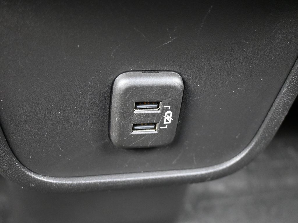 Used 2020 Mosaic Black Metallic Chevrolet LT image 34