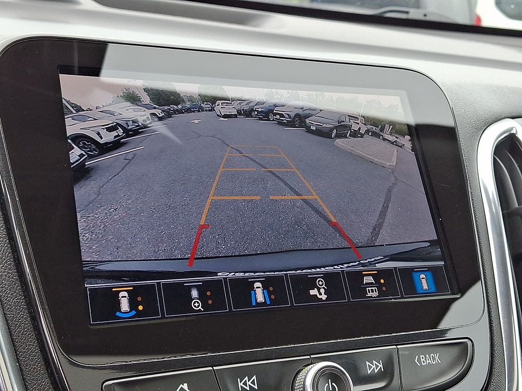 used 2023 Chevrolet Equinox car, priced at $26,213