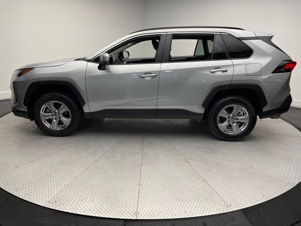 2023 Toyota RAV4 XLE 8