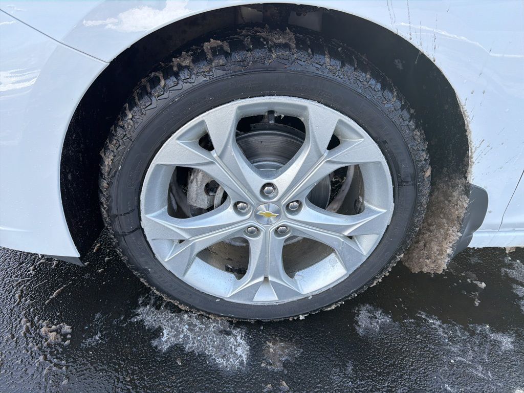 Thumbnail: 2017 Chevrolet Cruze - 10