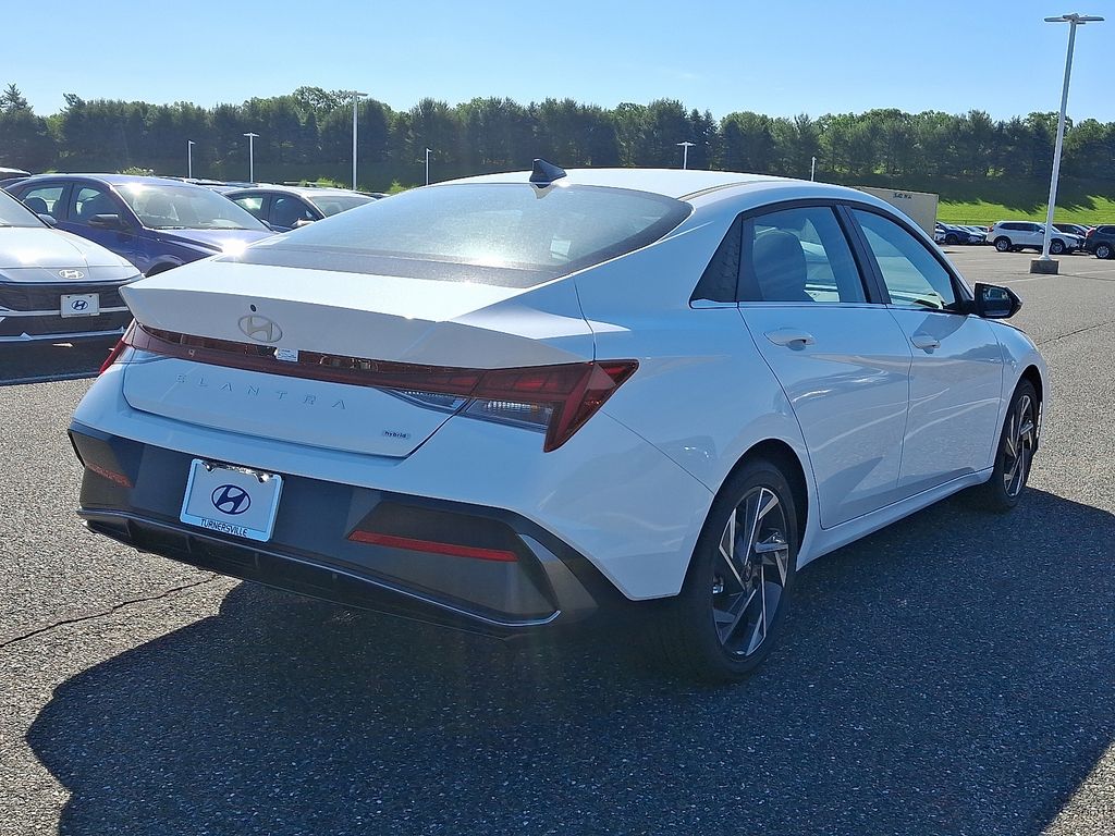 Thumbnail: 2025 Hyundai Elantra - 4