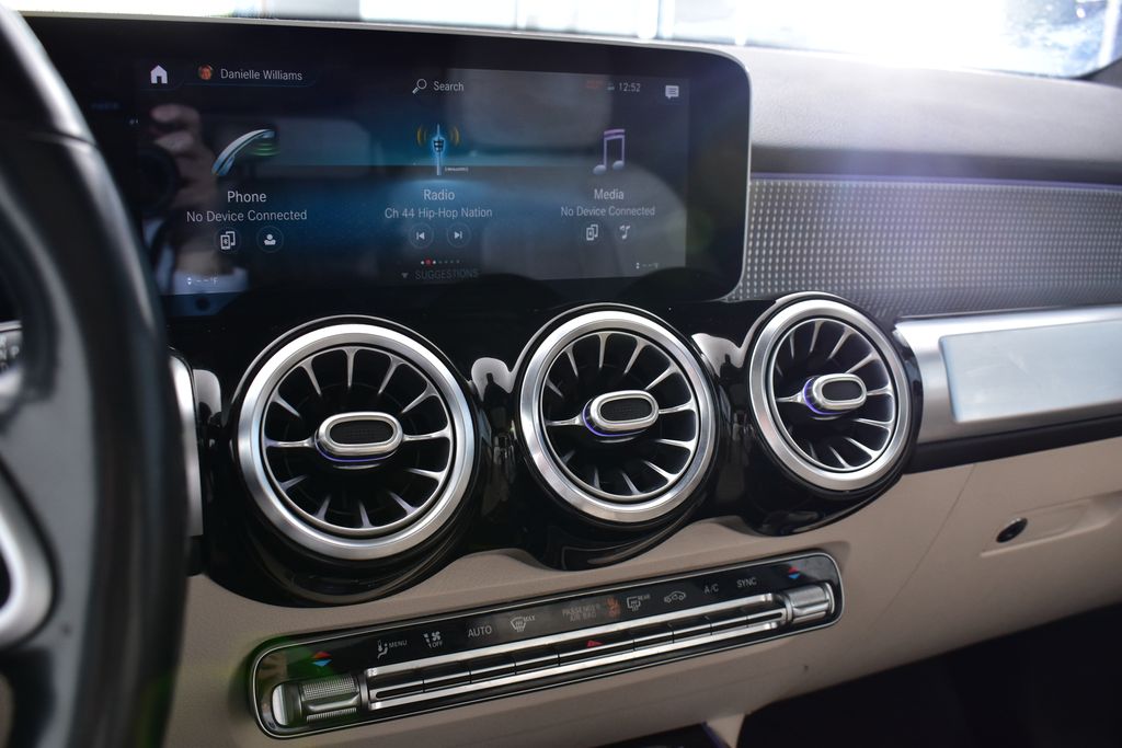 Thumbnail: 2021 Mercedes-Benz GLB - 18