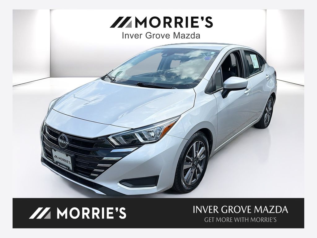 Brilliant Silver Metallic 2023 Nissan Versa SV FWD Sedan Front-Wheel Drive Continuously Variable Transmission