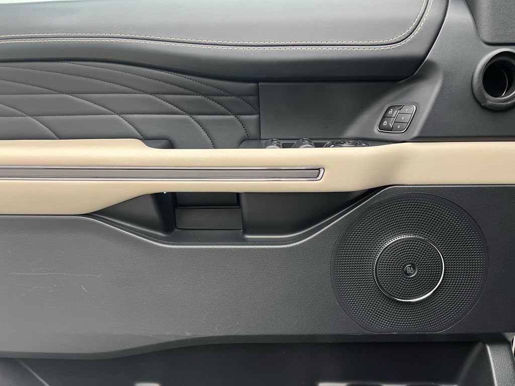 Thumbnail: 2023 Ford Expedition - 21