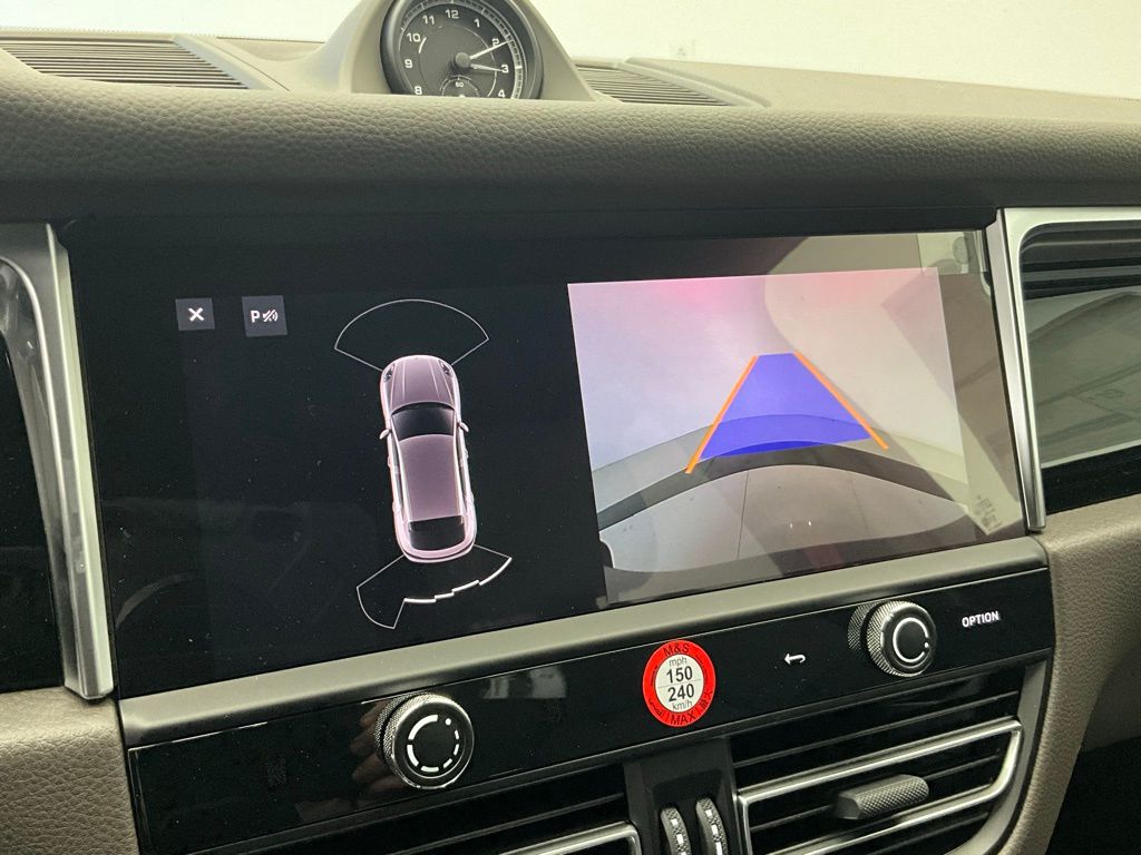 2024 Porsche Macan S 15
