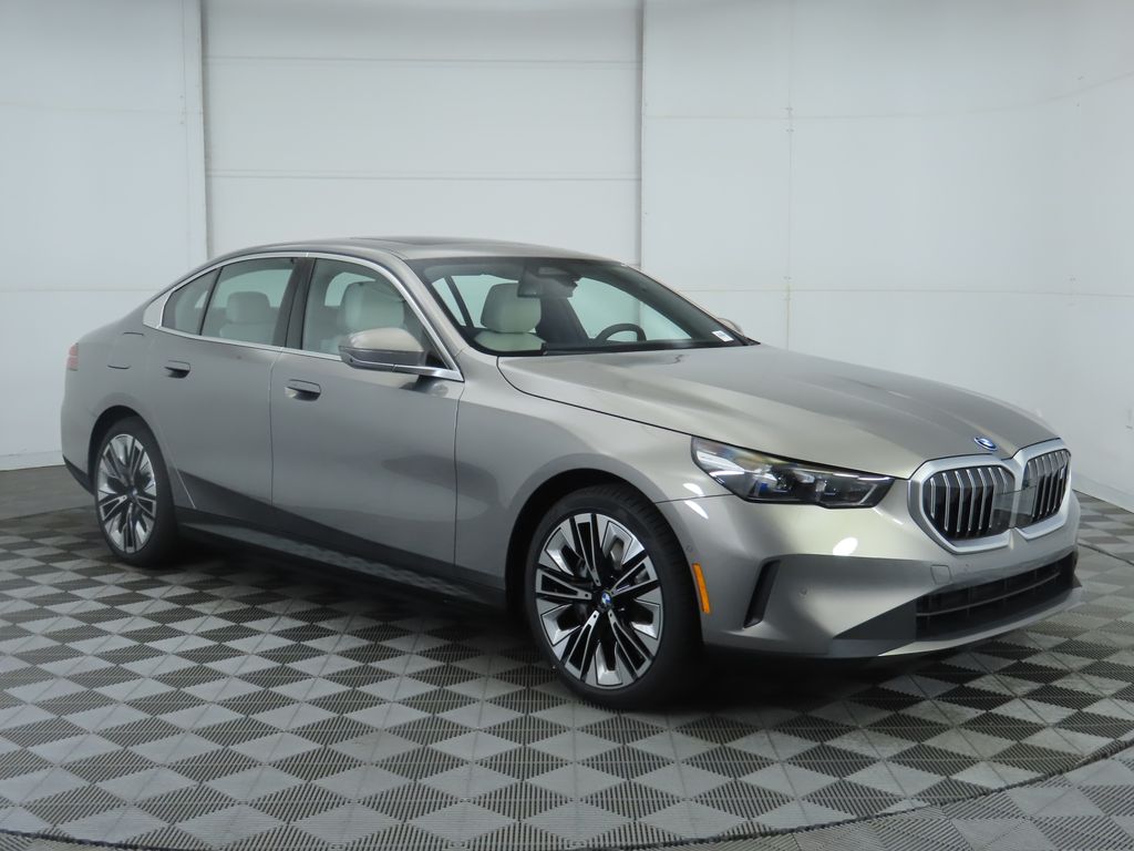 Thumbnail: 2026 BMW i5 - 3