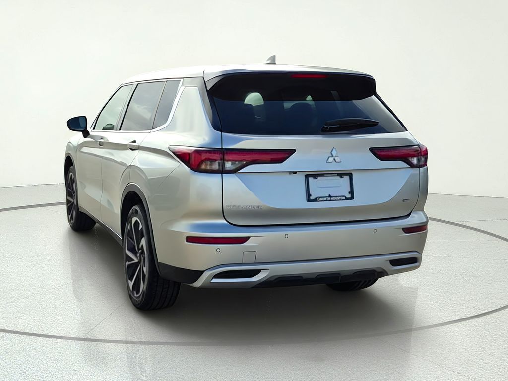 2023 Mitsubishi Outlander SE Silver at North Houston Mitsubishi