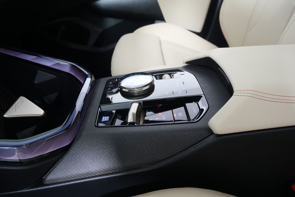 Thumbnail: 2025 BMW X3 - 23