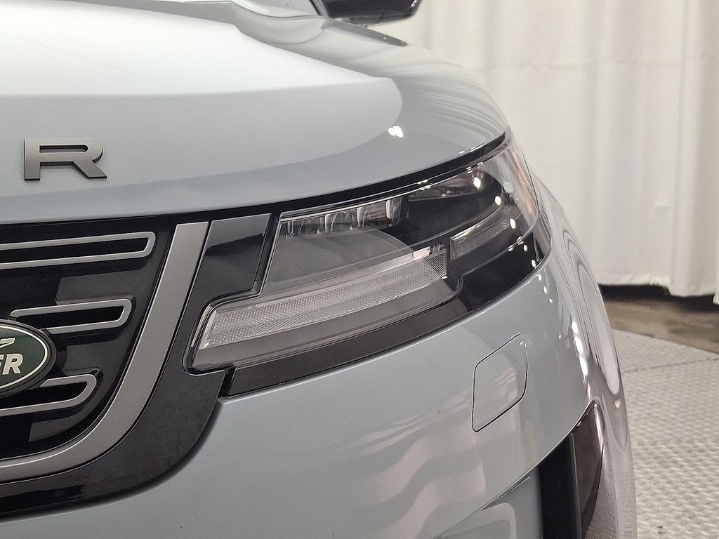 Thumbnail: 2025 Land Rover Range Rover Evoque - 9