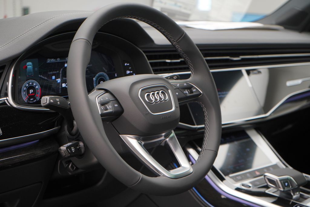 2025 Audi Q7  8