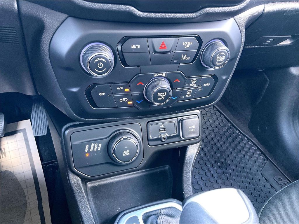 2023 Jeep Renegade — photo 24