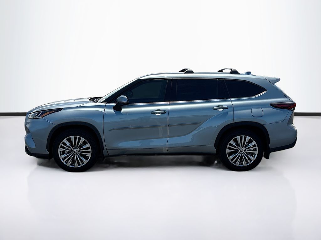 Thumbnail: 2024 Toyota Highlander - 8